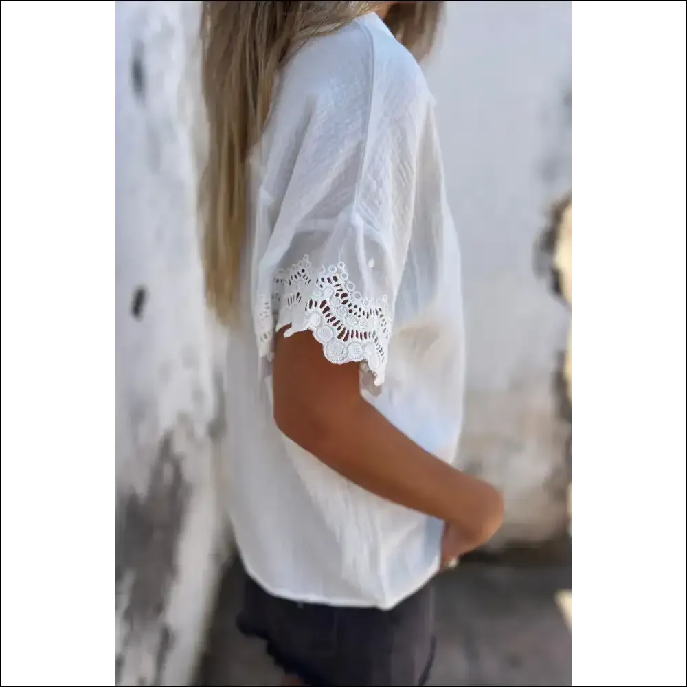 White Crinkled Lace: from Frumpy to Foxy, ! Needful Things 😉