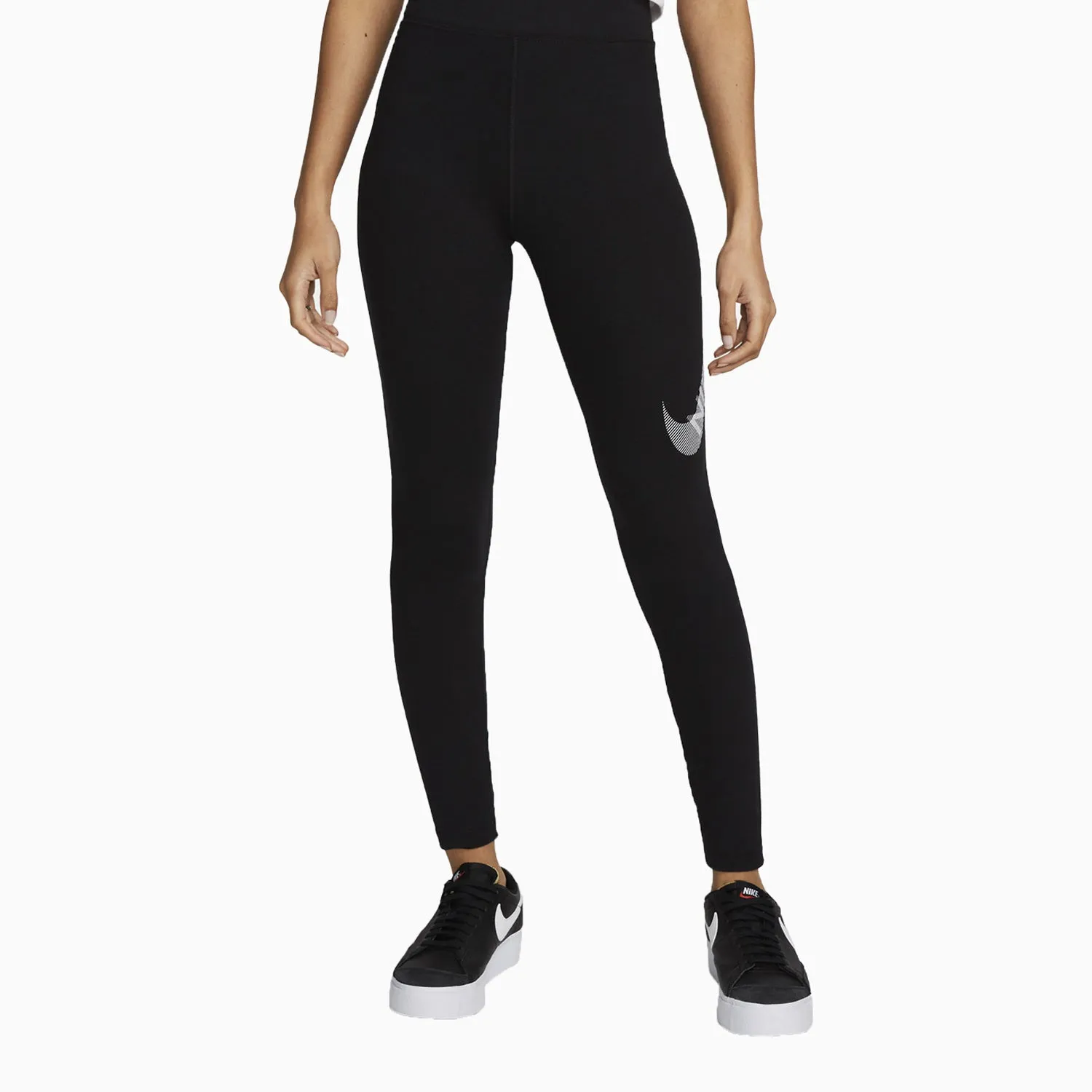 Women's Sportswear Swoosh Outfit