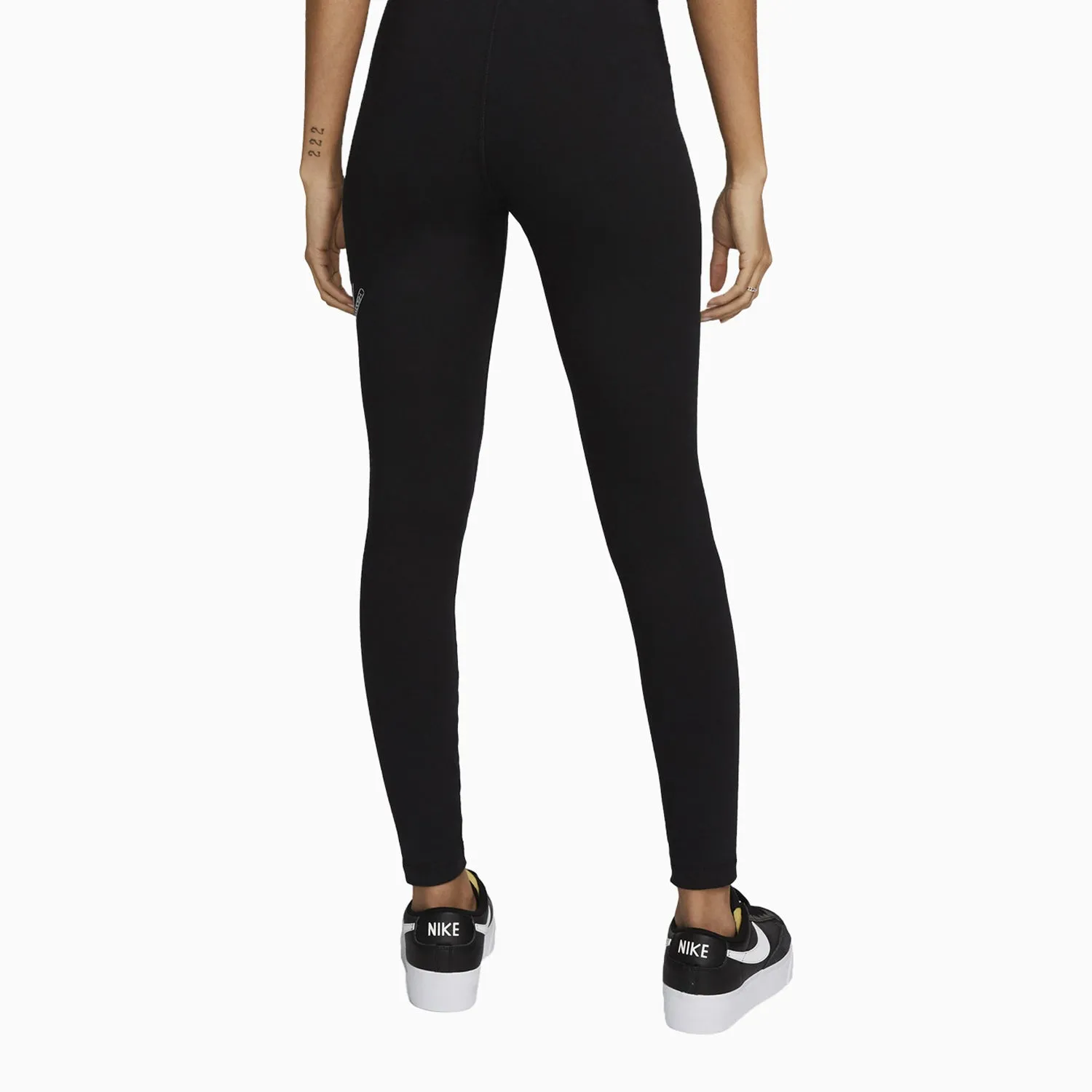 Women's Sportswear Swoosh Outfit